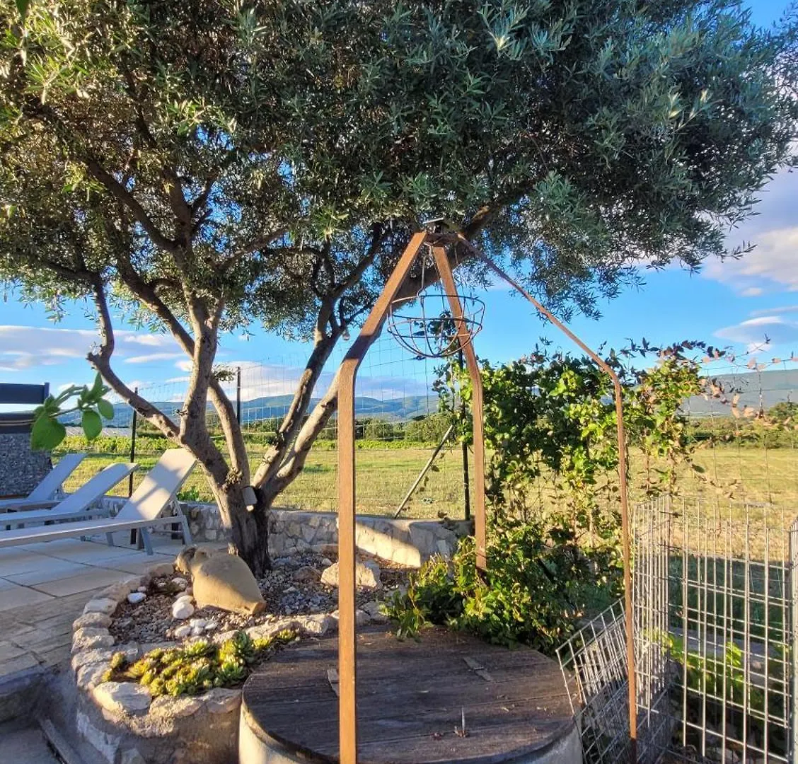 Holiday home Gite De Charme Avec Piscine Dans Le Luberon Au Domaine Artemiss Apt