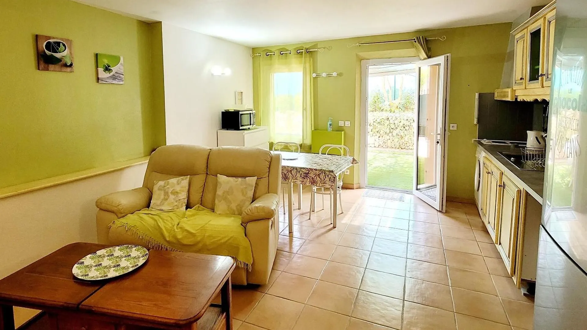 Gite De Charme Avec Piscine Dans Le Luberon Au Domaine Artemiss Apt Semesterbostad